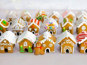 mini gingerbread house